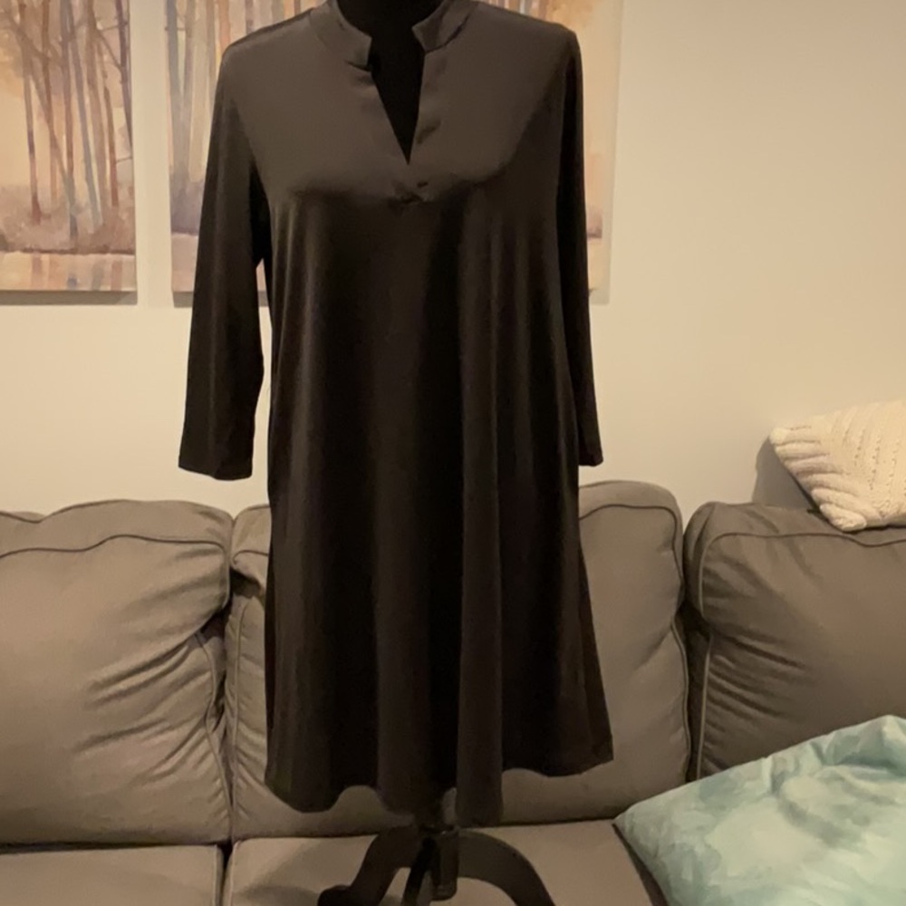 Mandarin collar black dress with pockets! Size large